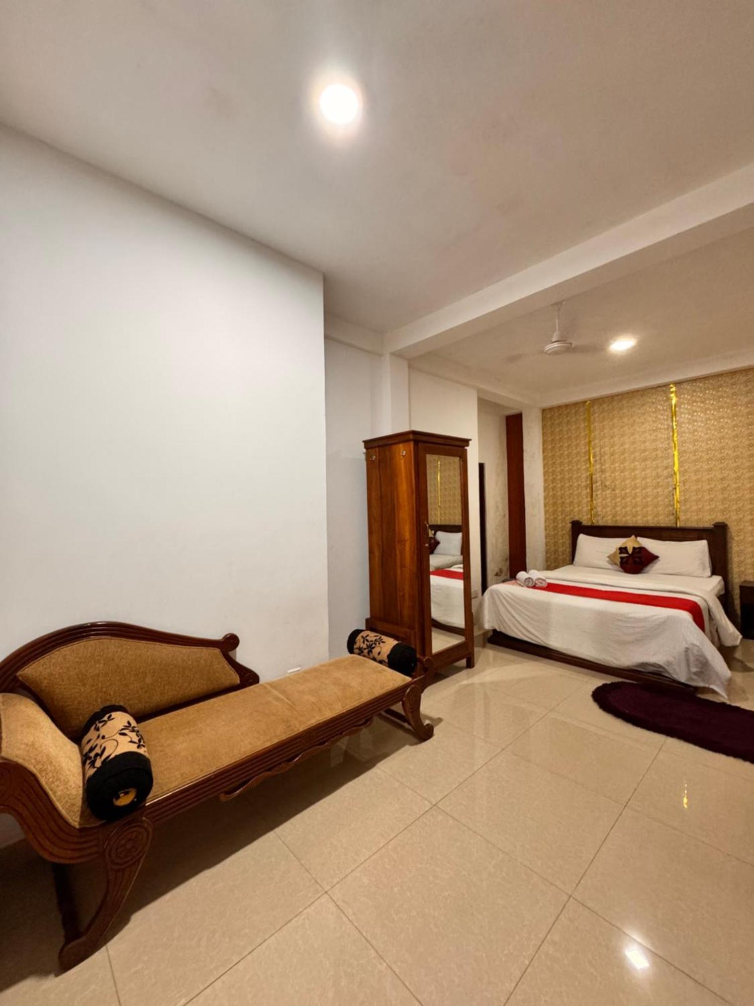 Airport Transit Kings Hotel Katunayaka Luaran gambar
