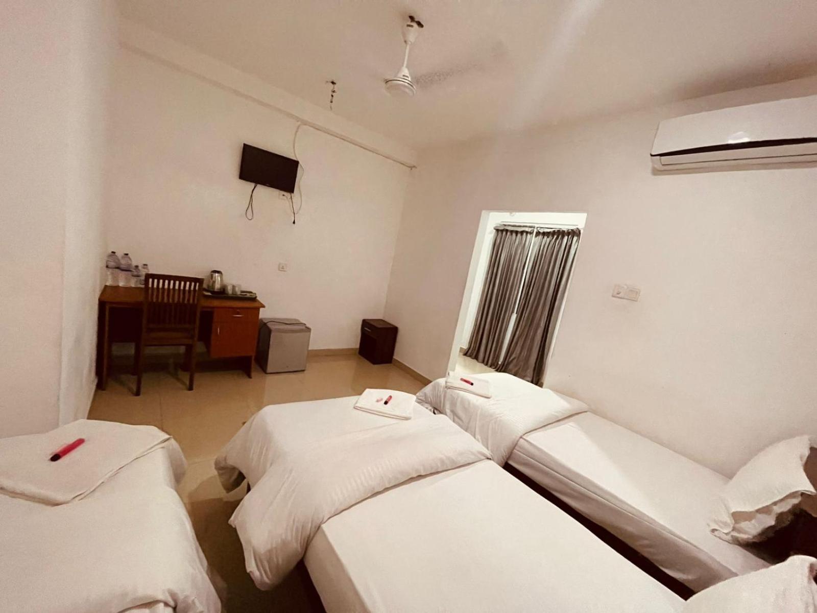 Airport Transit Kings Hotel Katunayaka Luaran gambar